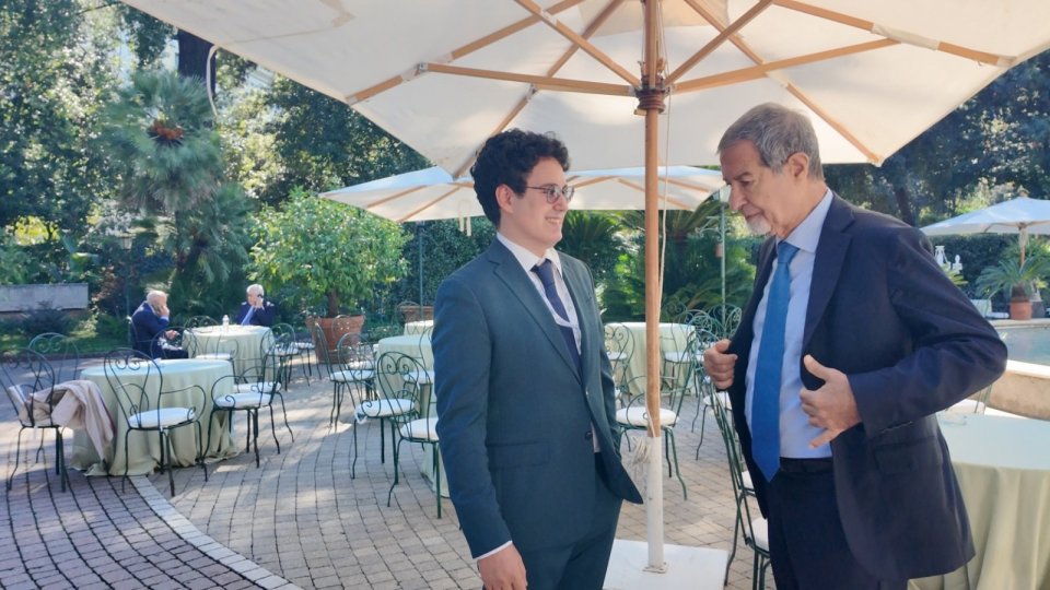 Nella foto il Presidente dell’Associazione Sammarinese Amministratori Condominiali Andrea Gregnanin Vincenti e il Ministro per la Protezione Civile e le Politiche del Mare on. Nello Musumeci