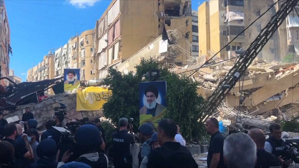 Teheran: In migliaia in Moschea per commemorare Nasrallah