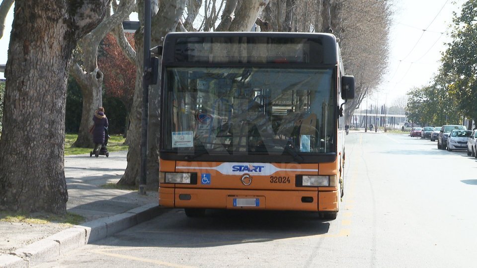 Un autobus a Rimini (foto archivio RTV)