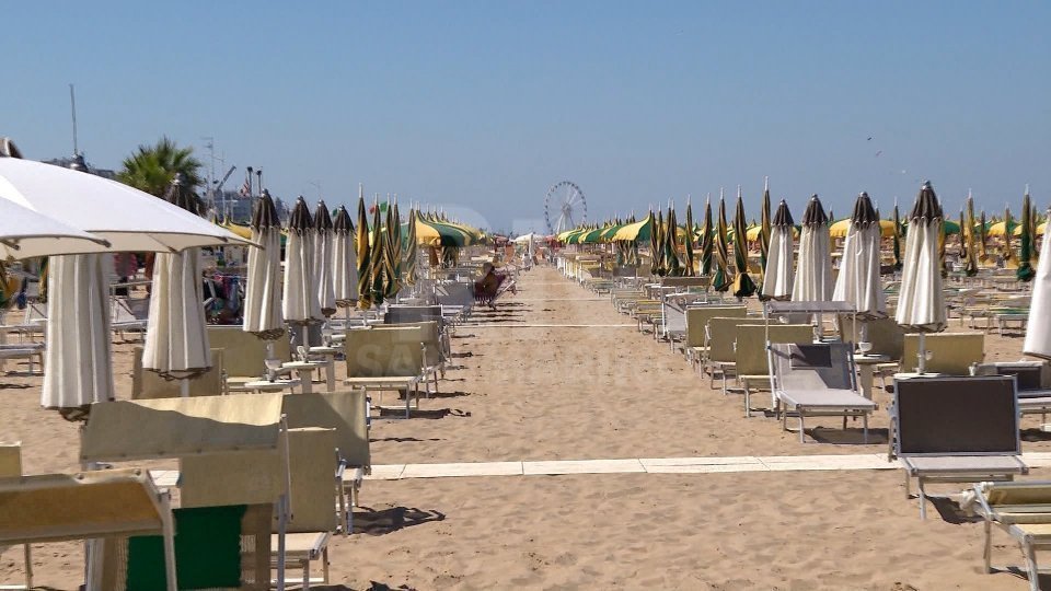 Spiaggia a Rimini. Immagine di repertorio