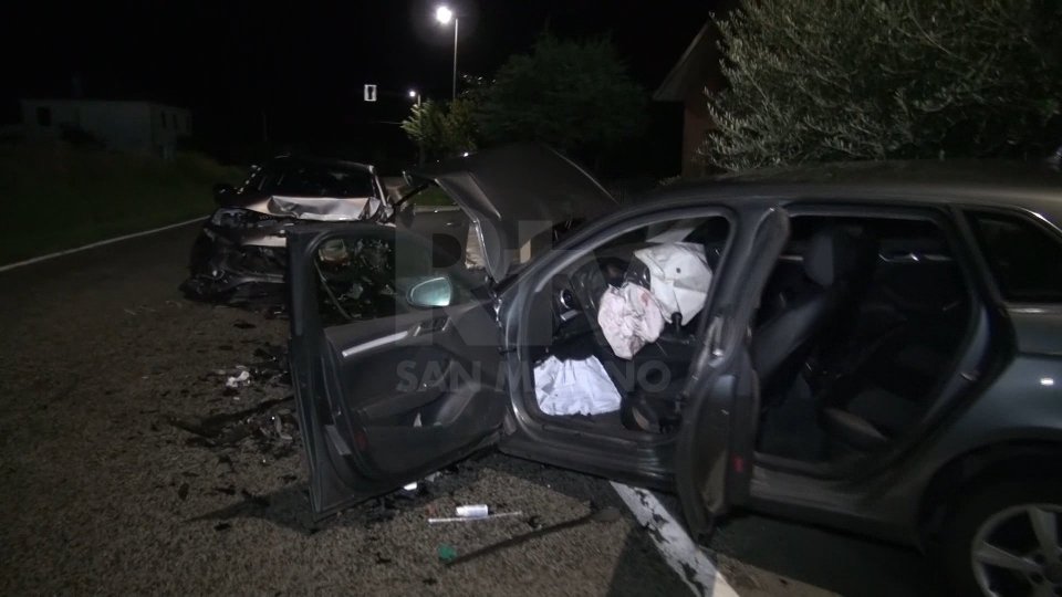 Immagine delle auto incidentate in località Cantelli di Verucchio