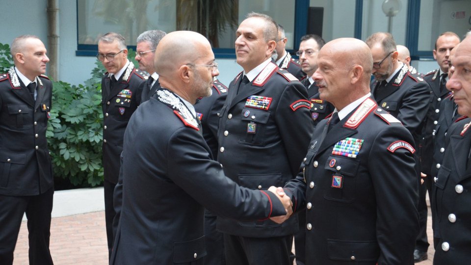 Il generale Conforti visita il comando di Pesaro-Urbino