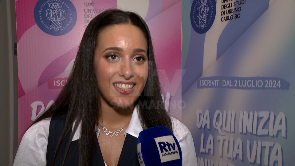 Nel video le interviste a Rebecca Guidi, Studentessa Capolavoro 2024 UniUrb; Alessandro Aldini, delegato UniUrb a tirocini formativi e placement e Giorgio Calcagnini, Magnifico Rettore Università di Urbino.