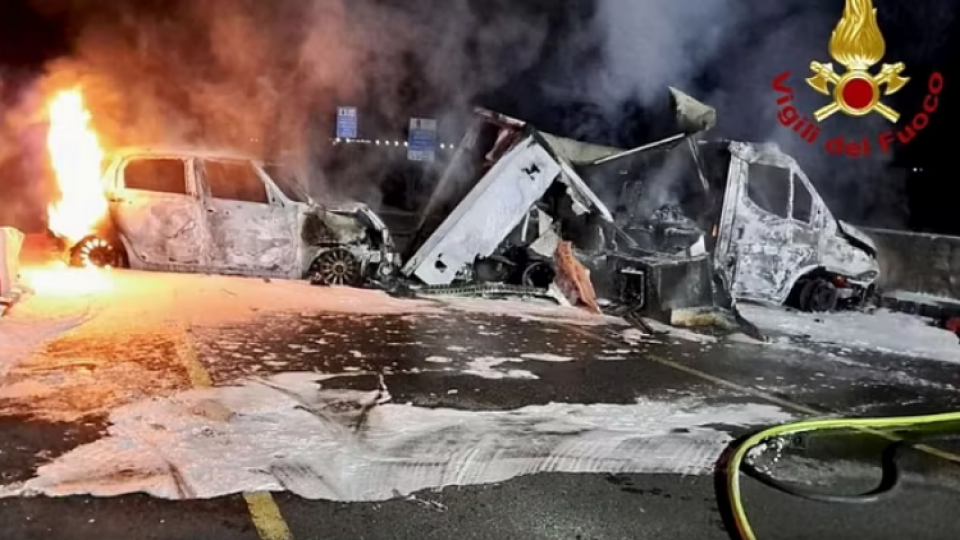 Scene da film a Piacenza, assalto armato alla sede Dhl