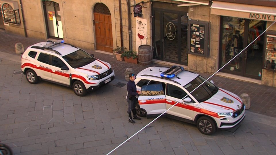 Polizia Civile: rocambolesco intervento nei pressi della Porta del Paese. Si parla di 2 persone fermate