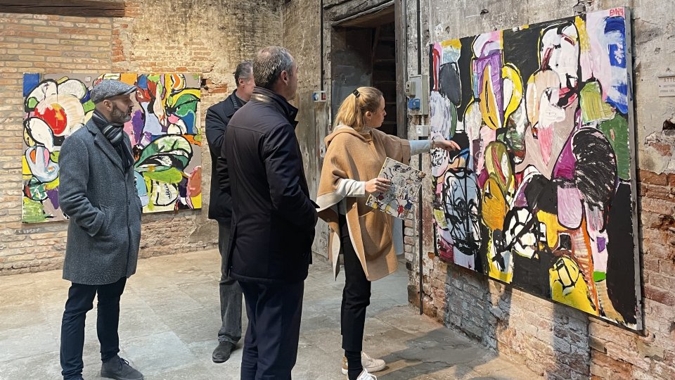 Visita del Segretario di Stato Teodoro Lonfernini al Padiglione della Repubblica di San Marino in occasione della chiusura della Biennale d’Arte di Venezia 2024