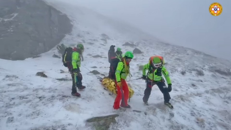 Quattro giovani salvati durante una bufera di neve sul Monte Cusna