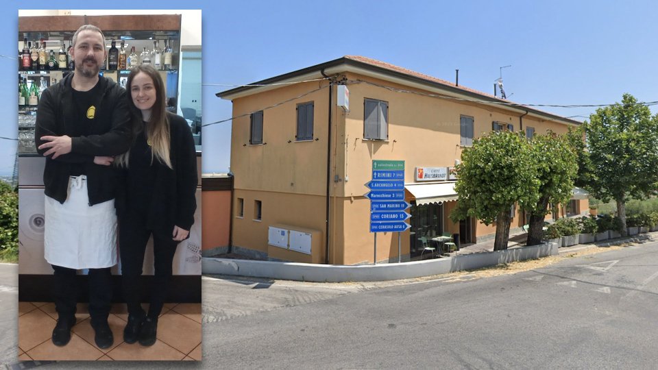 Nella foto i fratelli Luca e Sara Squadrani, nipoti dei fondatori del ristorante Quinto Squadrani e Clara Pesaresi. In fotogallery foto d'epoca del ristorante (@Comune di Rimini)