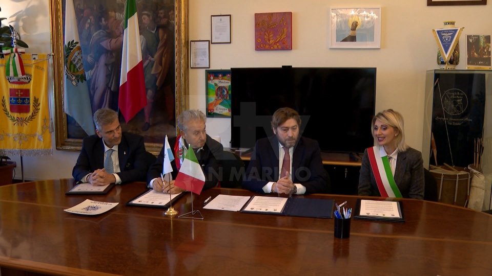 Nel video l'intervista al Segretario di Stato per il Turismo, Federico Pedini Amati; Francesca Carli, Assessora al Turismo Comune di Loreto; Fabrizio Leggio, Assessore al Turismo Comune di Assisi; Gian Paolo Tellini, Sindaco Comune di Chiusi della Verna.