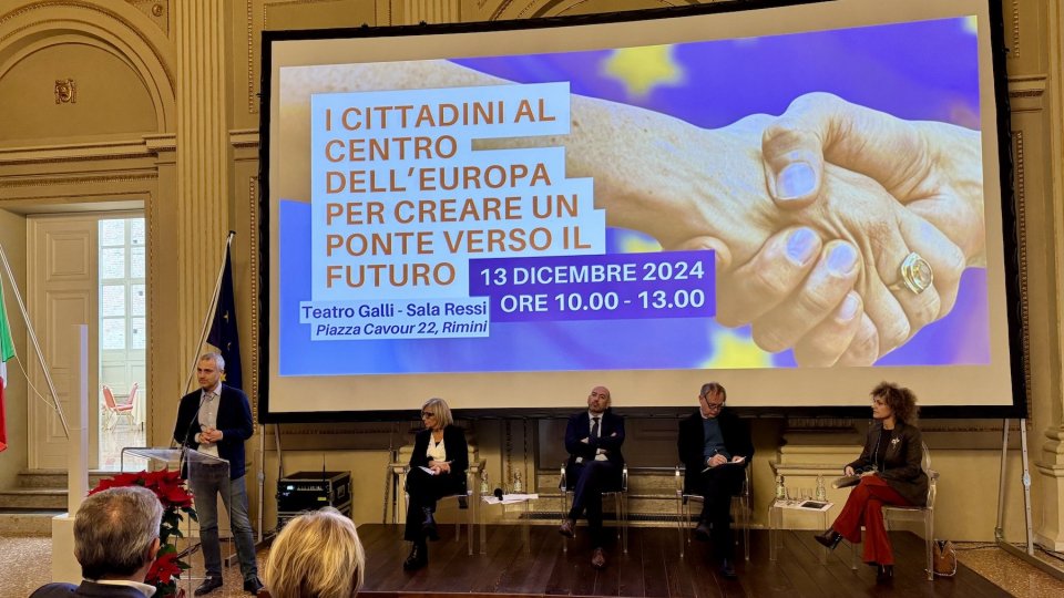 Rimini al centro dell'Europa: si è svolta al teatro Galli l'iniziativa promossa dalla Commissione Europea “Costruire l’Europa con i consiglieri locali- Belc”