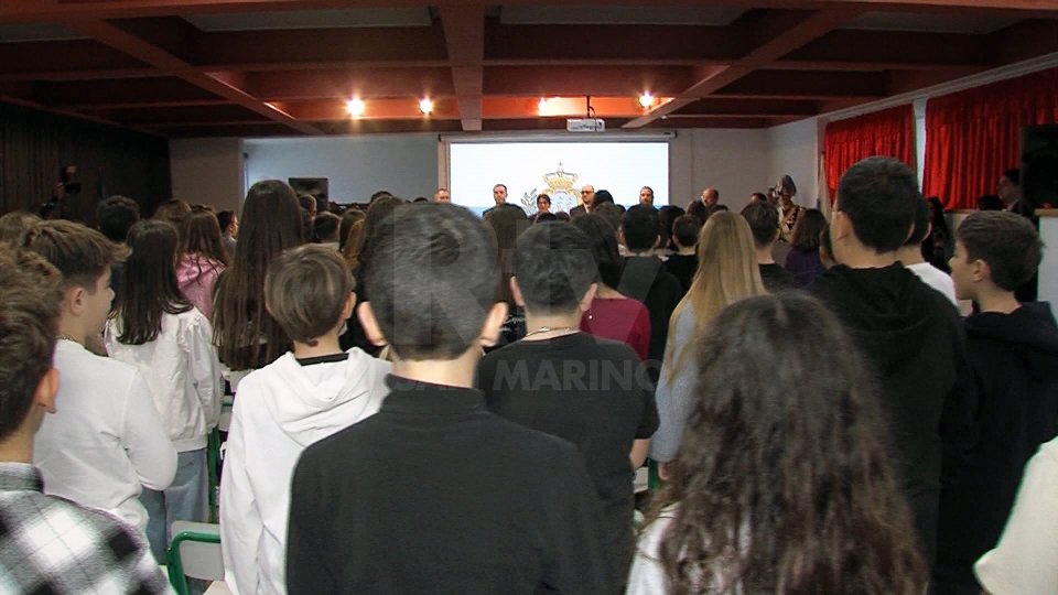 Nel video tutte le immagini dalle scuole. In video gallery il servizio tg