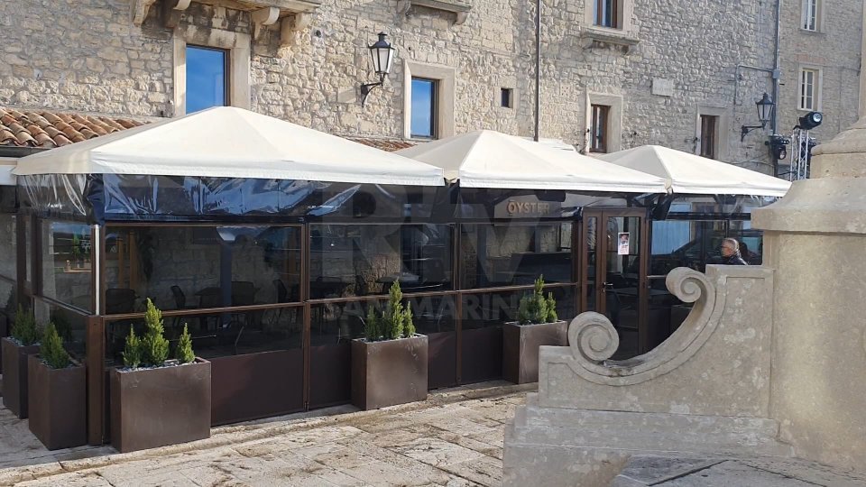 Dehor in Piazza della Libertà, Oyster Bistrot puntualizza: "Autorizzato nel rispetto delle normative, ora dialogo con i cittadini"