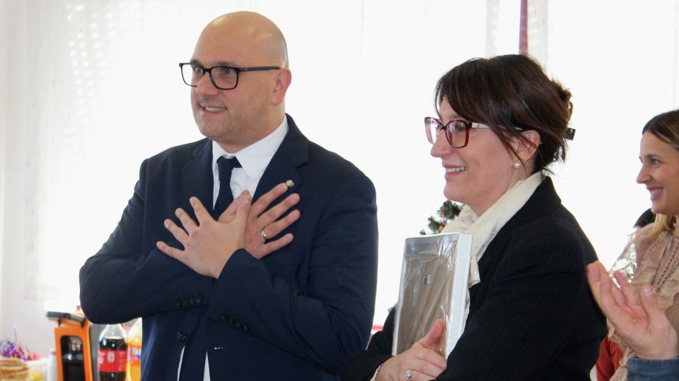 Gli Ecc.mi Capitani Reggenti Francesca Civerchia e Dalibor Riccardi in visita alle strutture ISS del Colore del Grano e del Laboratorio Atelier Le Mani per i tradizionali auguri di Natale