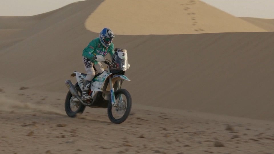 Africa Eco Race tappa 6: Botturi nuovo leader, Cerutti fermato da una gomma