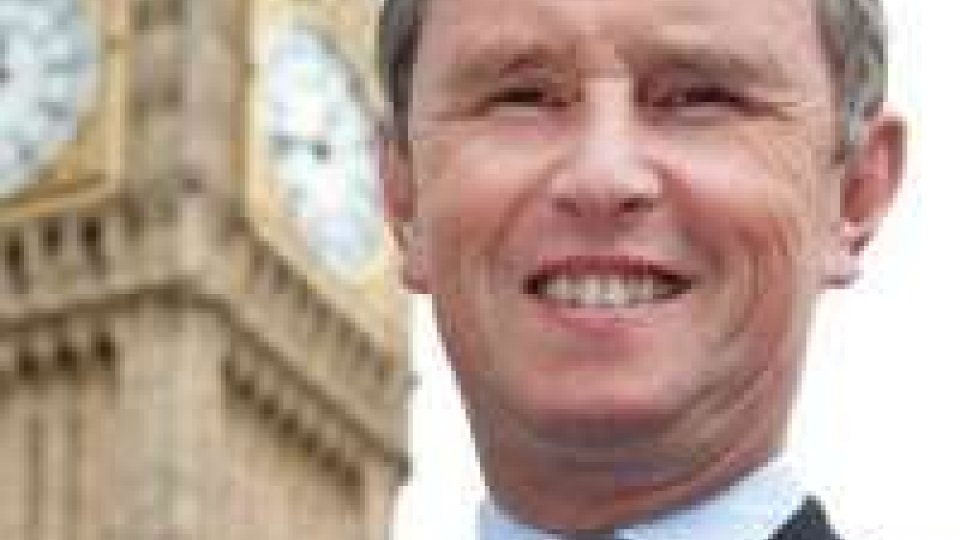Gran Bretagna: Evans respinge le accuse di stupro