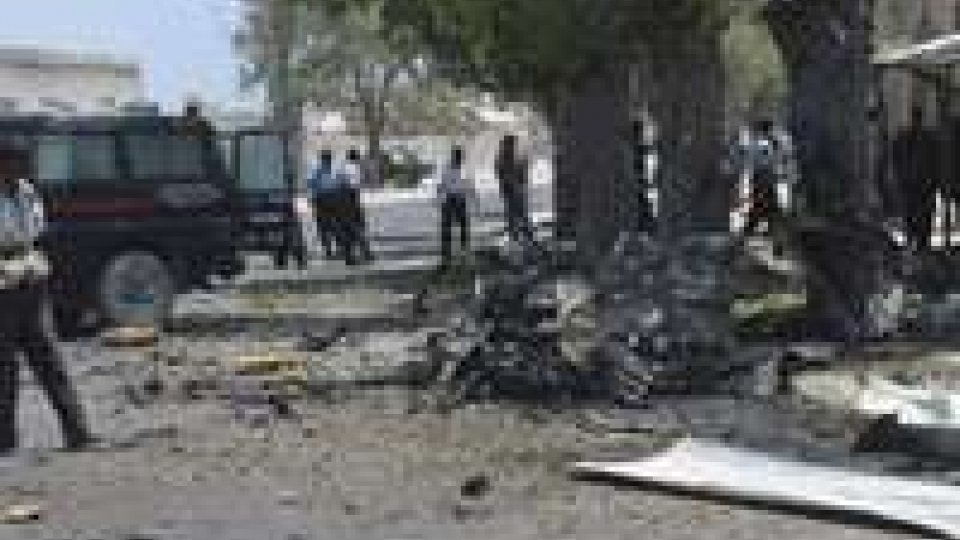 Autobomba nei pressi del parlamento a Mogadiscio. Si contano le vittime