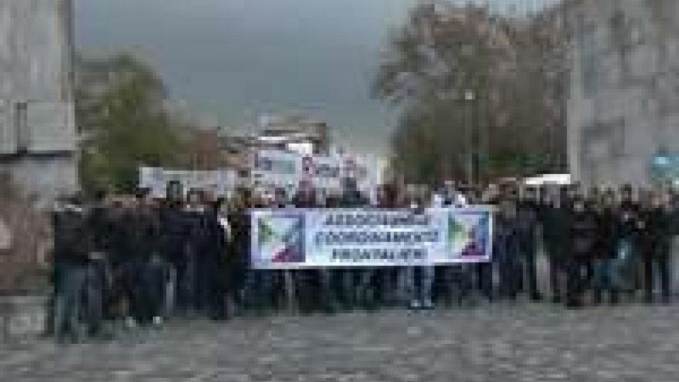 Un migliaio di lavoratori alla manifestazione nazionale frontalieri di RiminiUn migliaio di lavoratori alla manifestazione nazionale frontalieri di Rimini