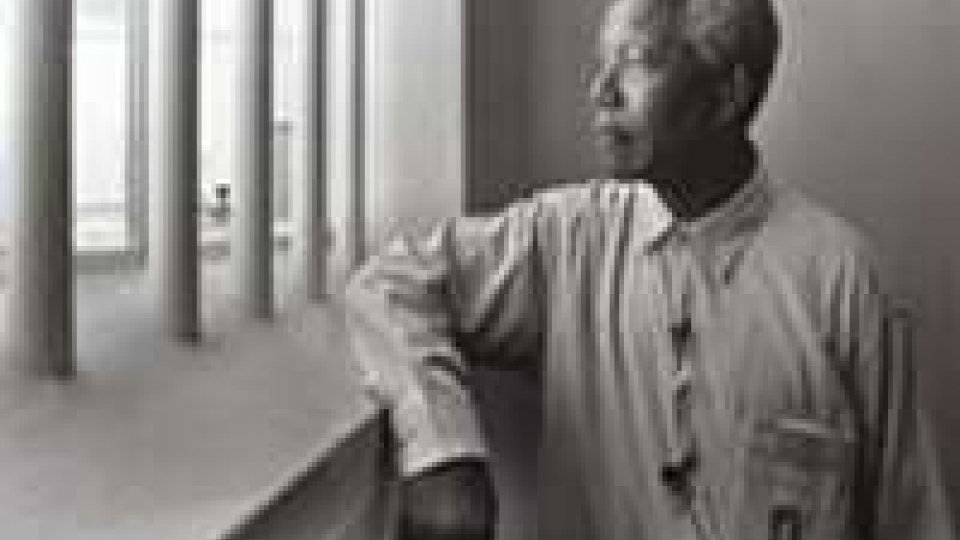 Mandela: il Sudafrica col fiato sospeso