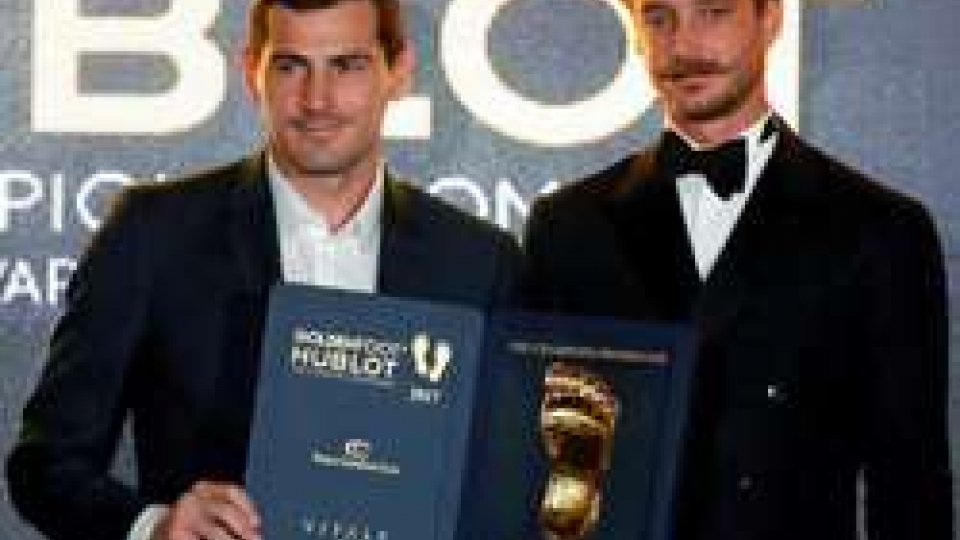 Iker Casillas , Golden Foot 2017Casillas vince il Golden Foot 2017