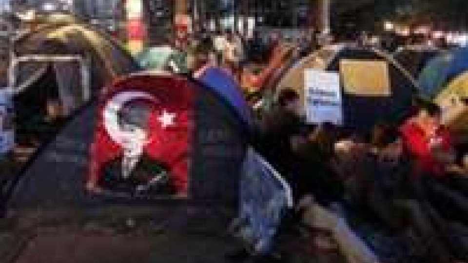 Turchia: Erdogan offre referendum, “ma via da Gezi Park”