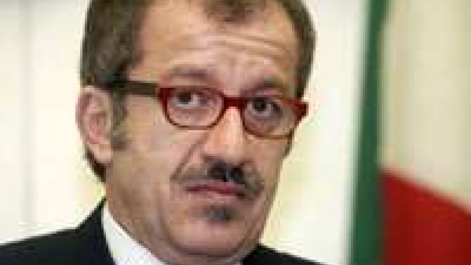 Politica italiana. Maroni propone referendum sull'euro nel 2013