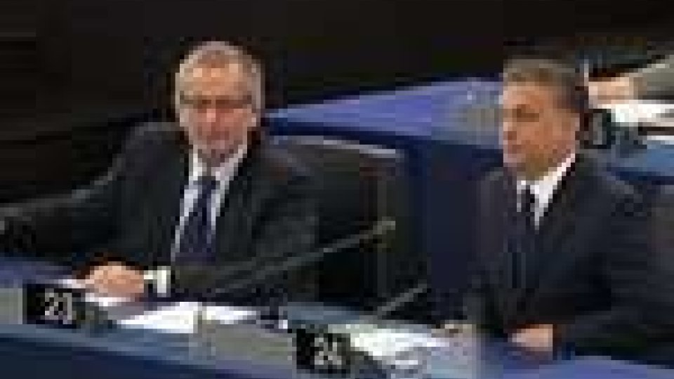 Le "preoccupazioni" dell'UE per la svolta costituzionale in Ungheria sono "simili a quelle di Fmi e Bce"