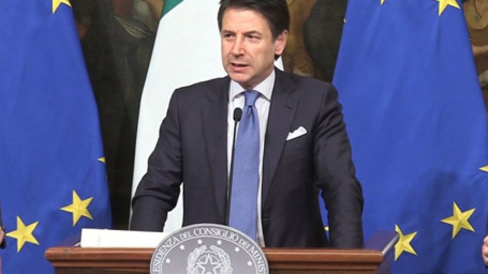 Il premier Giuseppe ConteItalia in recessione, Conte: "È l'eredità che ci ha lasciato il governo precedente"