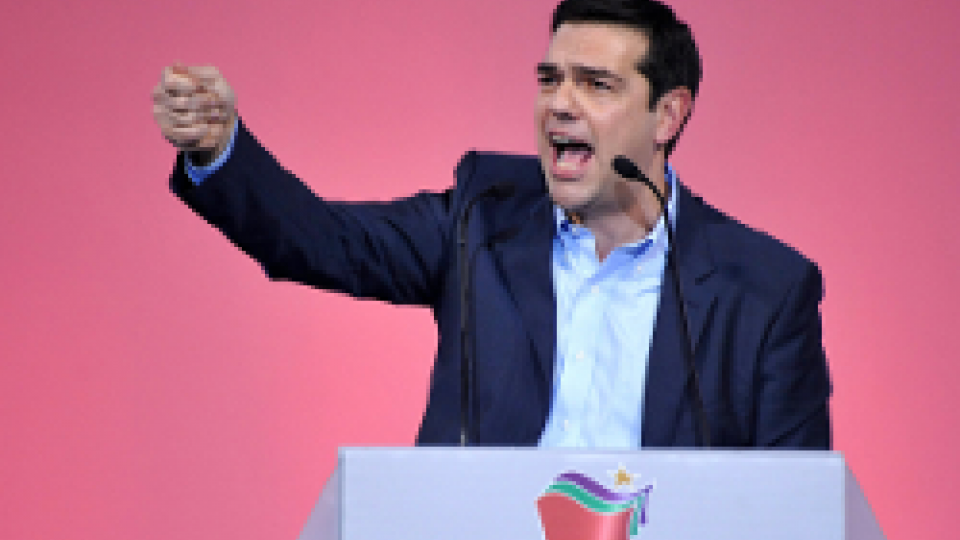 Tsipras all’Europarlamento: “I vostri soldi alle banche, mai al popolo”