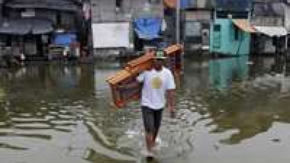 Filippine: tifone Nari causa 8 morti, in milioni rimangono al buio