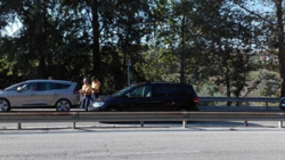 Serravalle: scontro fra auto e scooter