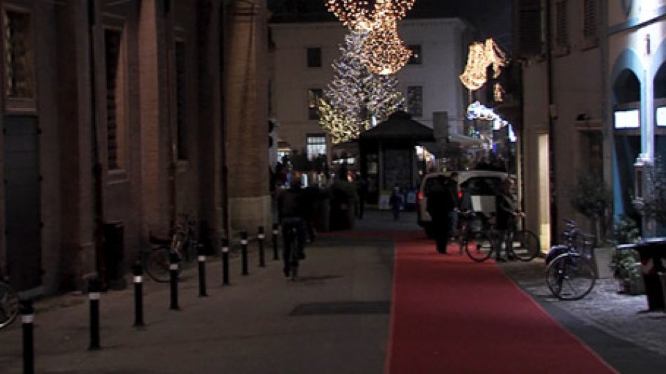 Le luminarie RiminiRimini: anche i negozianti non italiani hanno contribuito alle luminarie del Natale 