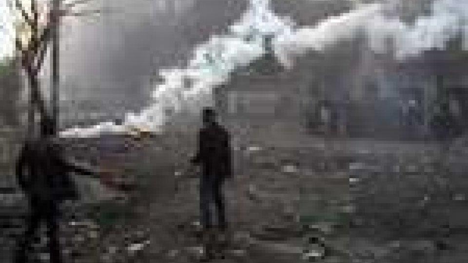 Non cessano gli scontri in Egitto: almeno quattro le vittime dei lacrimogeni