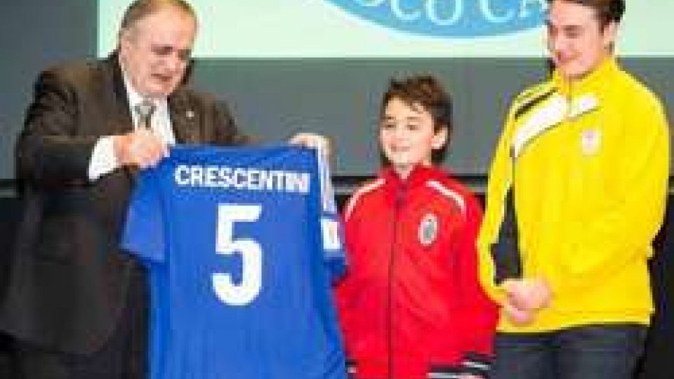 La consegna della maglia numero 5Festa del Calcio: una serata speciale per Giorgio Crescentini