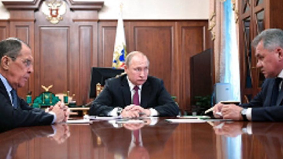 Vladimir Putin, Sergey Lavrov, Sergei Shoigu (rainews)Trattato antimissili INF: anche Mosca sospende l'accordo