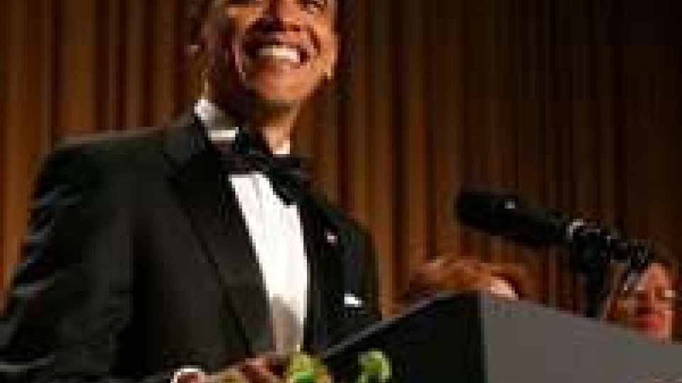 Obama spumeggiante alla cena dei corrispondenti della Casa Bianca