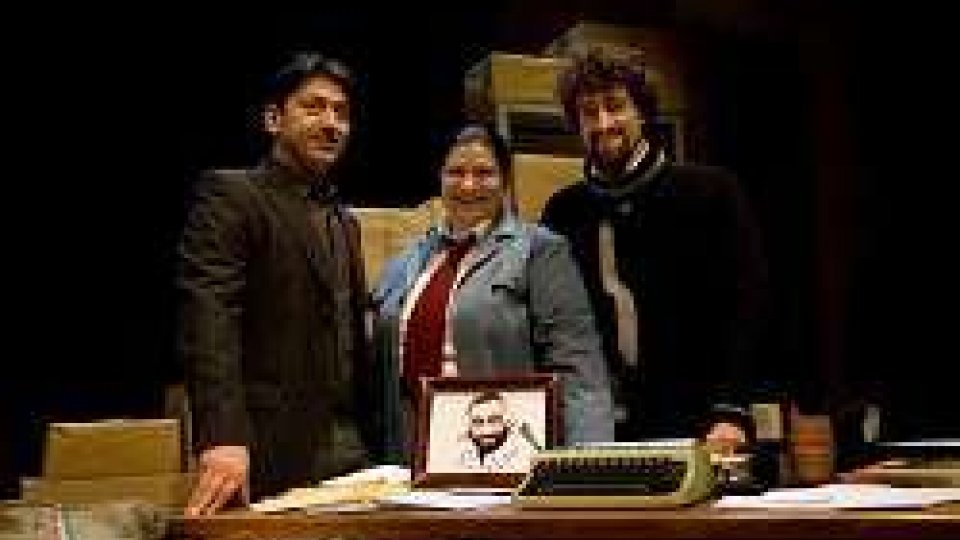 Teatro, "Caro Lucio Ti Scrivo" debutta al Duse di Bologna