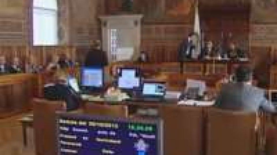 Consiglio: approvato con 32 voti favorevoli e 22 contrari l'assestamento al bilancio 2013Approvato con 32 voti favorevoli e 22 contrari l'assestamento al bilancio 2013