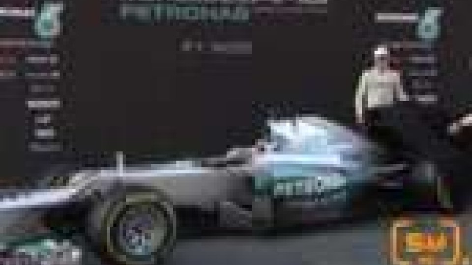 Nella prima giornata di test in Spagna, presentata la nuova Mercedes