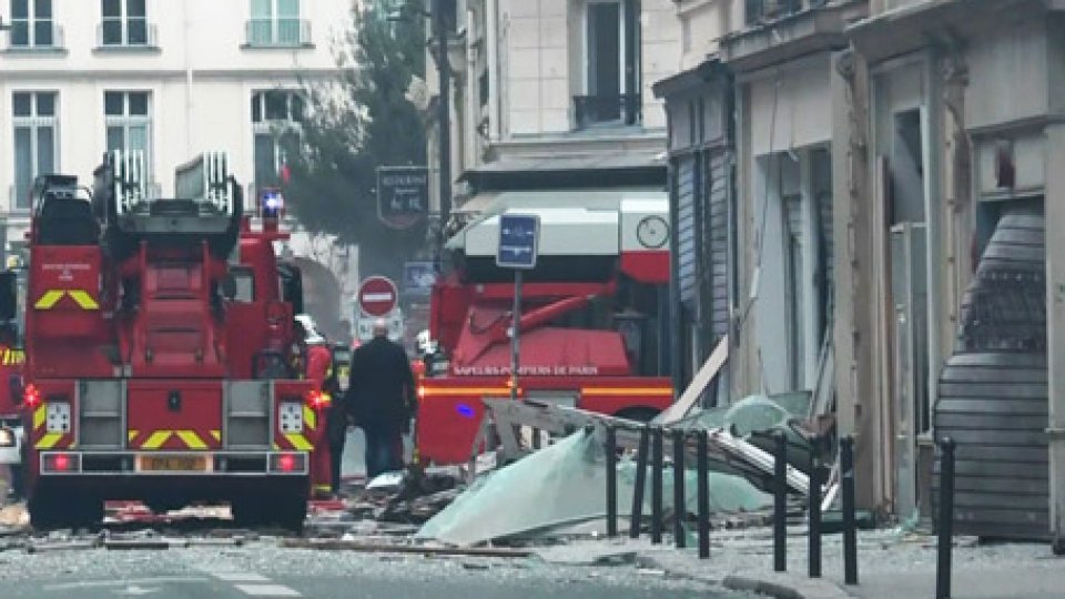 ParigiParigi: esplosione in pieno Centro per fuga di gas. 3 vittime. Tra i feriti 4 italiani