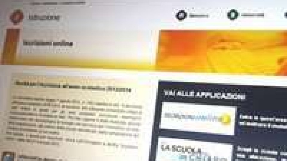 Obbligo di iscrizioni online alle scuole italiane: sito del ministero affollato e difficoltà di collegamenti