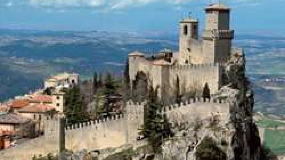 La torre GuaitaFerragosto verso il "pieno" anche a San Marino, ma con clientela a bassa capacità di spesa