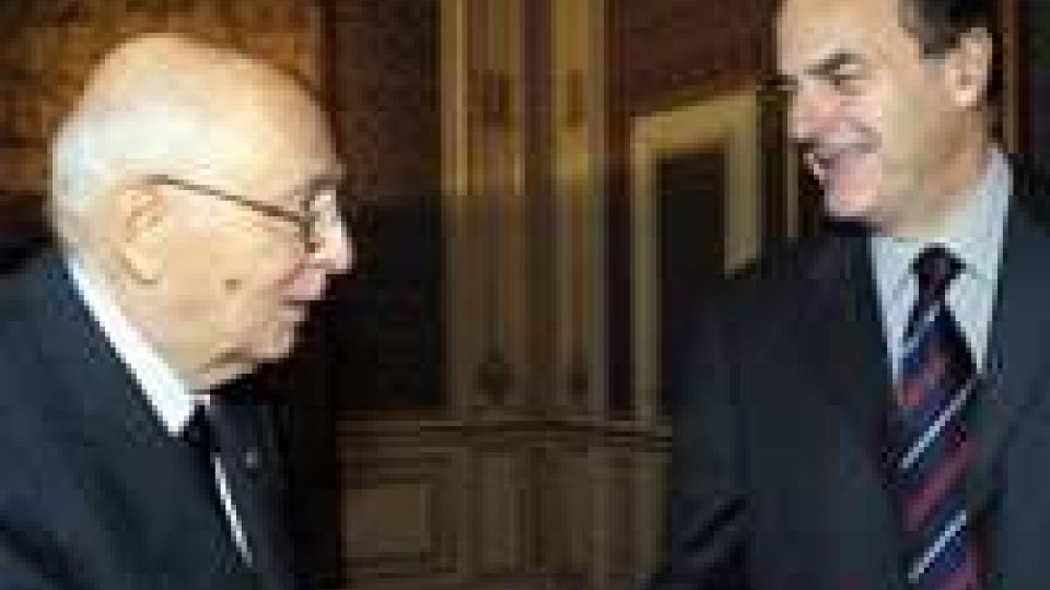 Napolitano preoccupato, Bersani ci crede e incalza Grillo