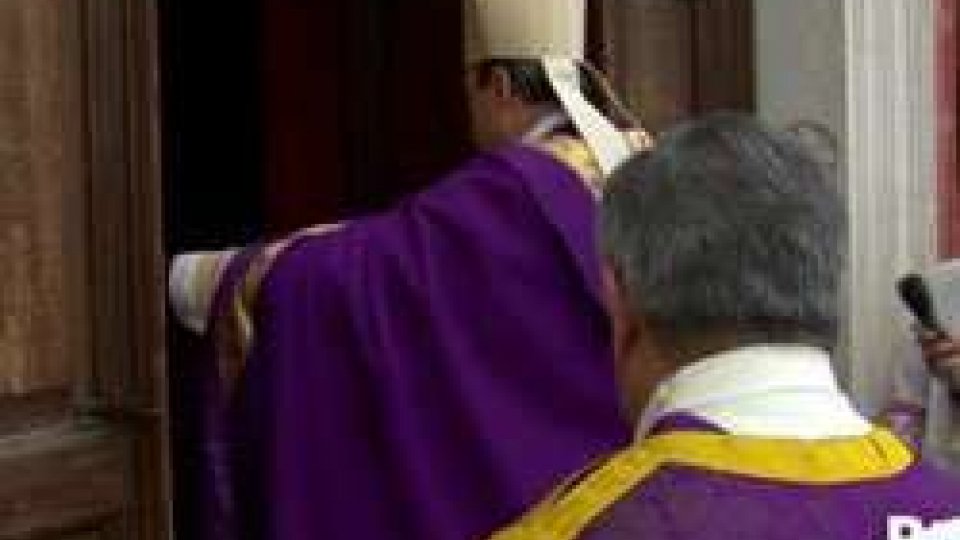 Pennabilli: Monsignor Turazzi ha aperto la Porta SantaPennabilli: Monsignor Turazzi ha aperto la Porta Santa