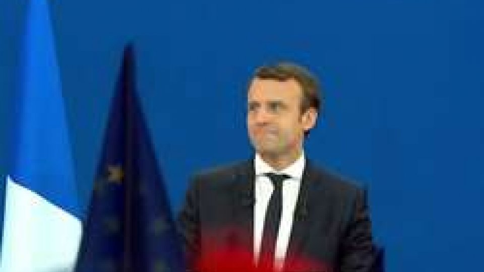 Emanuel  MacronFrancia al ballottaggio, per la stampa estera è Macron il favorito