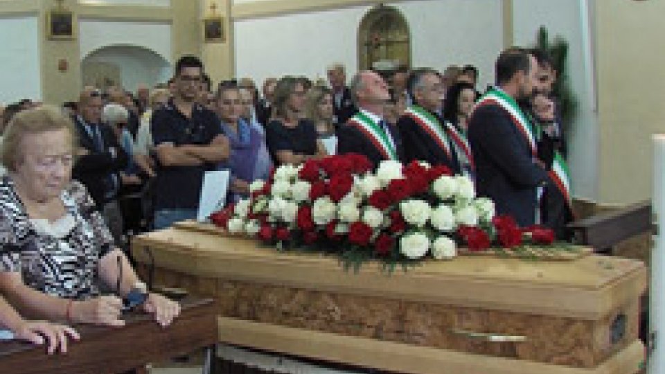 I funerali di Roberto ValducciSavignano, una folla ai funerali di Roberto Valducci