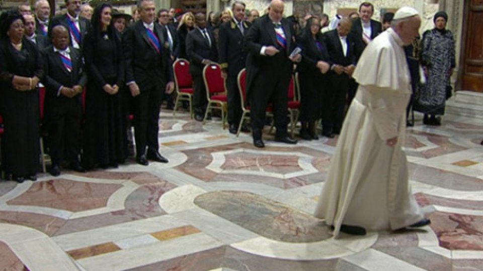 Il Papa incontra gli ambasciatoriSanta Sede: consueto incontro di inizio anno con il corpo diplomatico