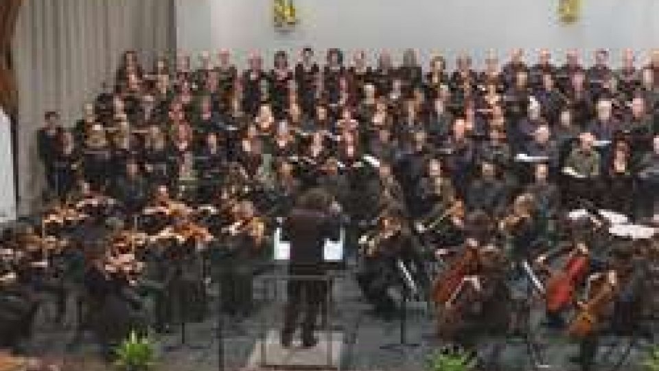 il concerto sinfonico coraleMusica ed Arte: un concerto sinfonico corale sammarinese svizzero chiude la manifestazione