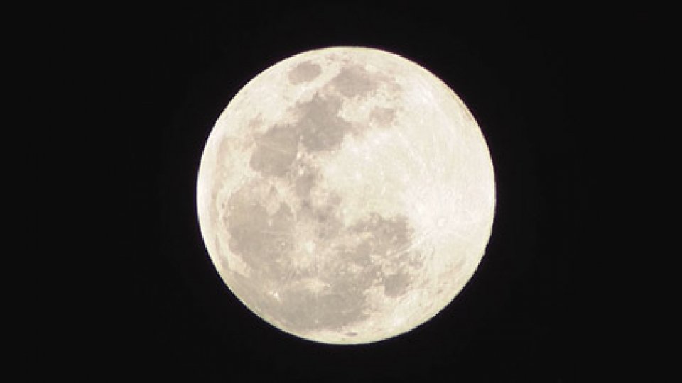 La luna di ieri seraLo spettacolo della Superluna