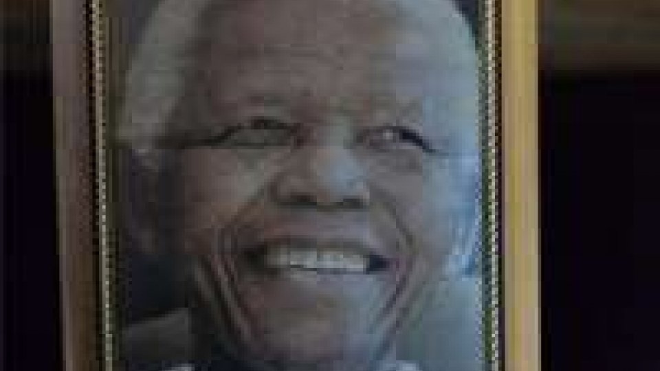 Mandela: 53 capi di Stato e governo saranno a funerali