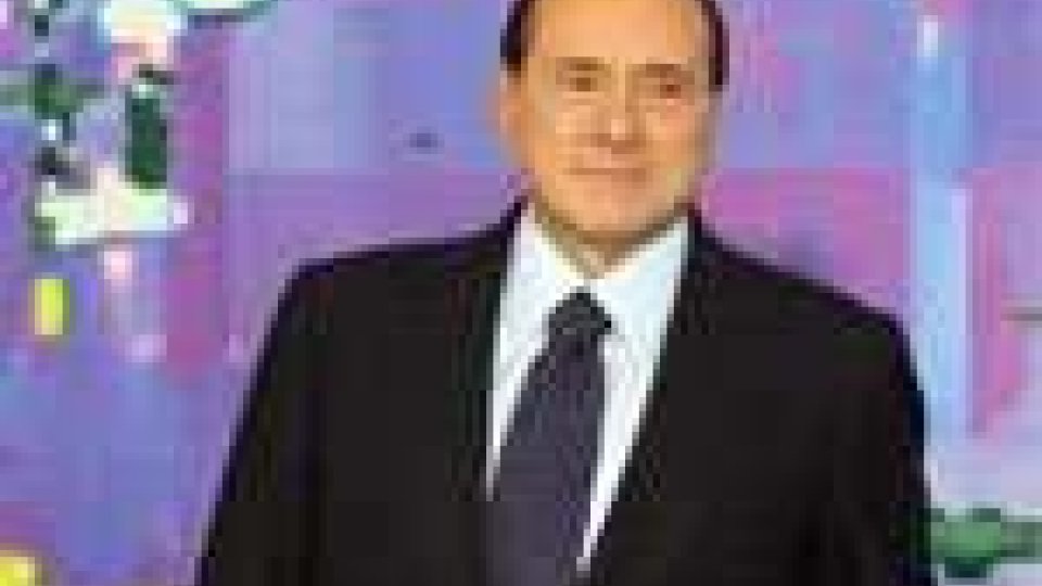 Berlusconi torna all'attacco sul caso Ruby. "Mai pagato una donna"